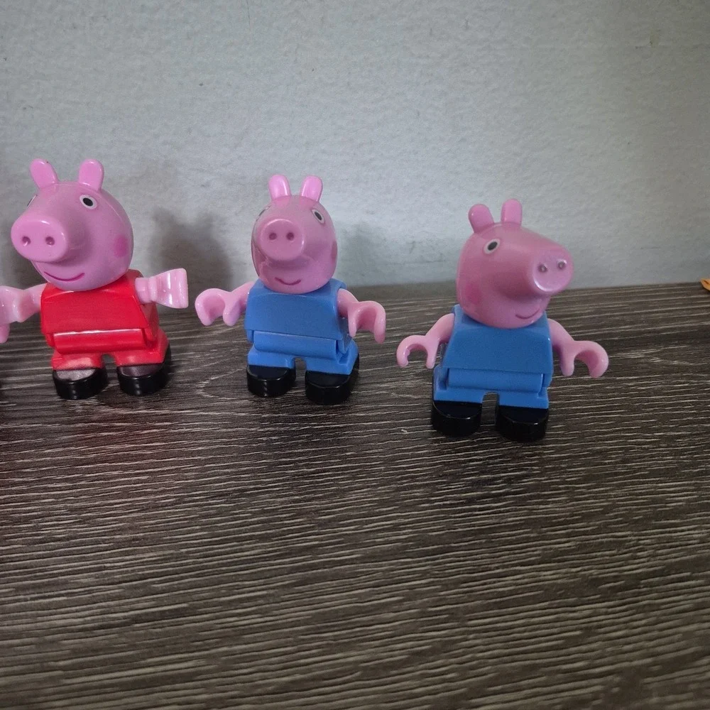Duplo Peppa Pig x2  George x2, Mommy & Daddy Pig Figures Lot Of 8